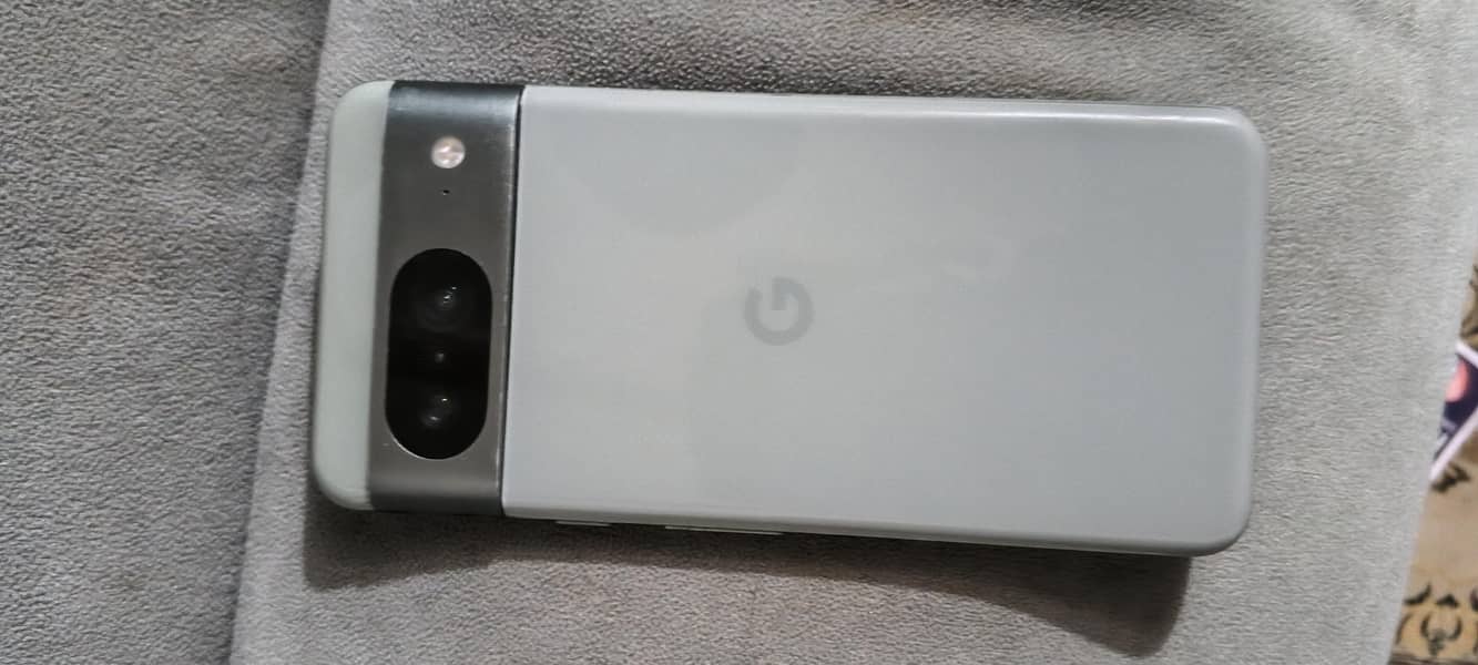 Google pixel 8 5