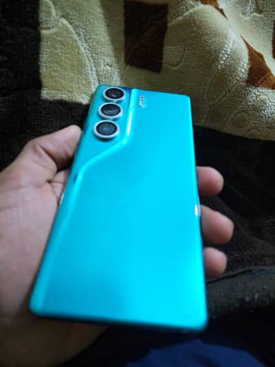 tecno camon 40 (8+8) (256) gb memory