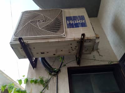 Non inverter  split Ac.