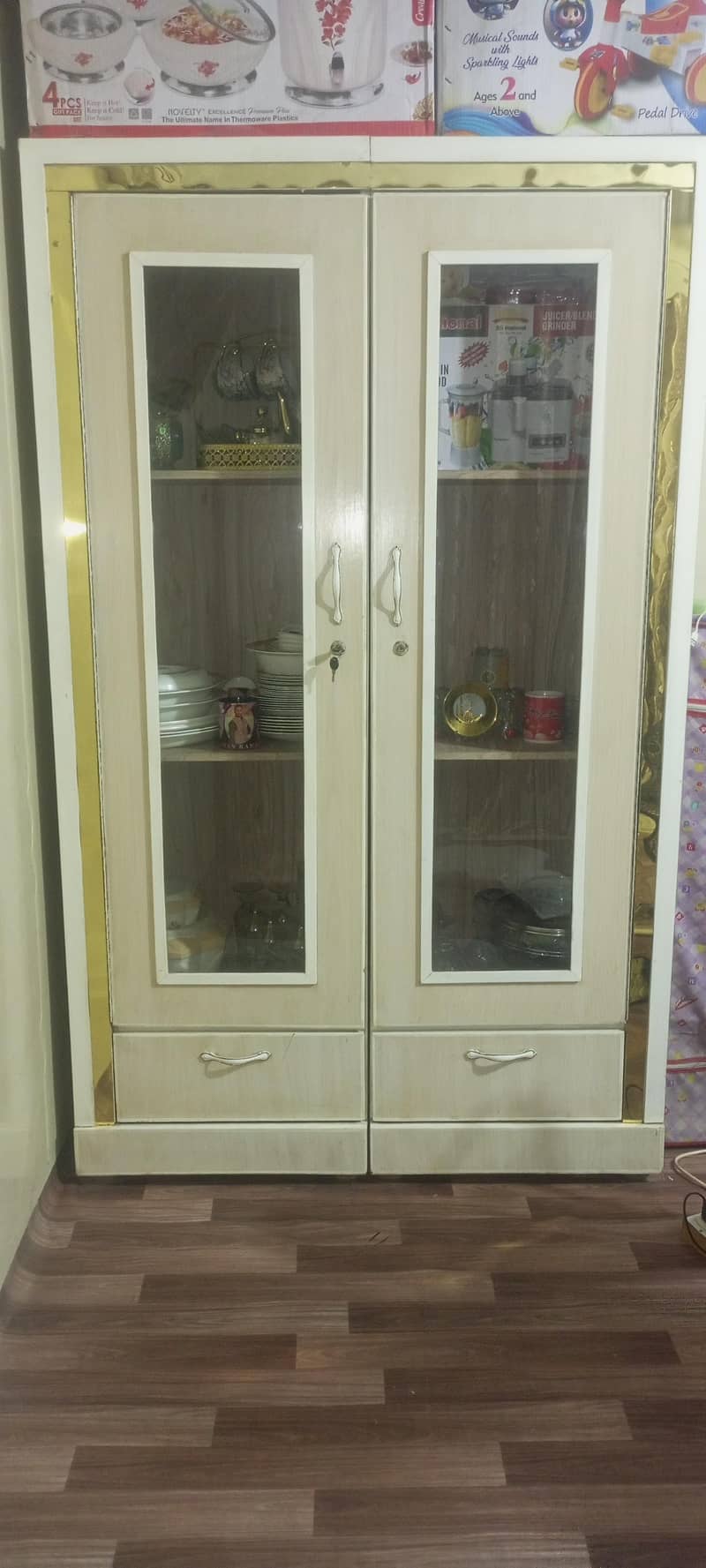 divider & dressing table 0