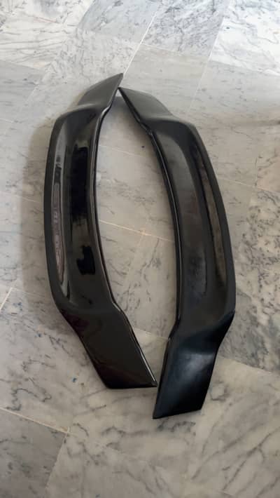 Ducktail spoiler