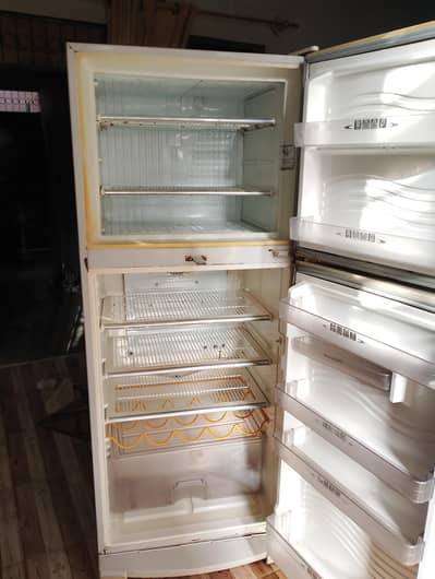 Dawlance Fridge / Freezer Available