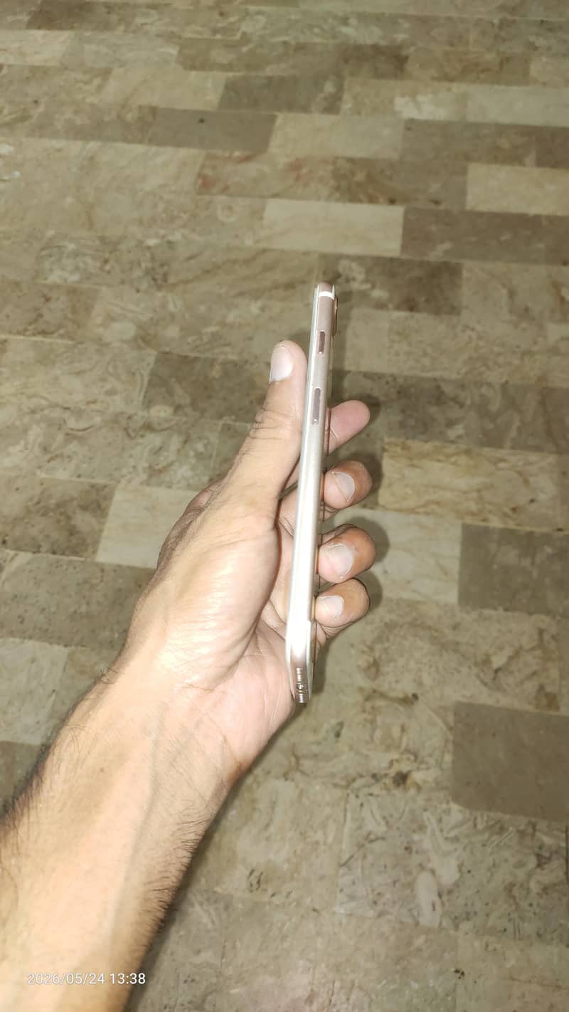 Apple iPhone 7 Plus 10