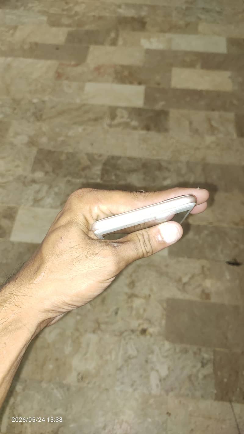 Apple iPhone 7 Plus 11