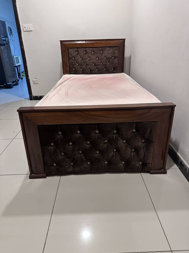 Single Bed 0