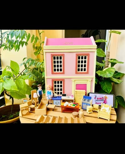 doll house for sell with accessories