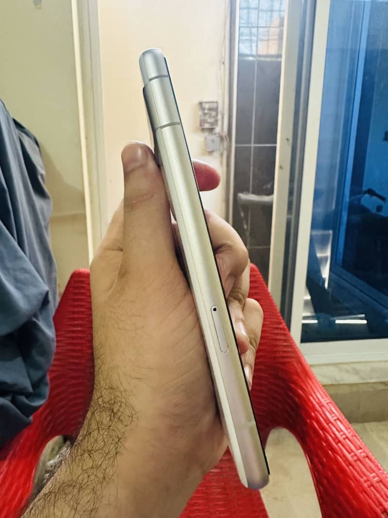 Google Pixel 7a 5