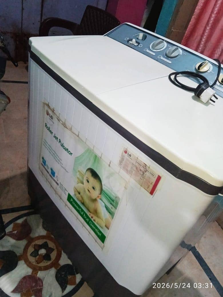 L. G washing machine twin tub model number P100RON 1