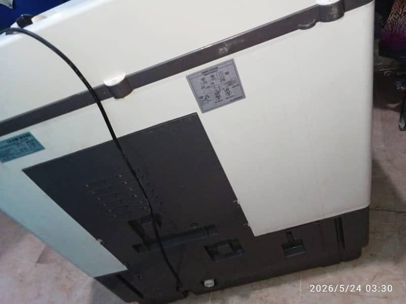 L. G washing machine twin tub model number P100RON 5