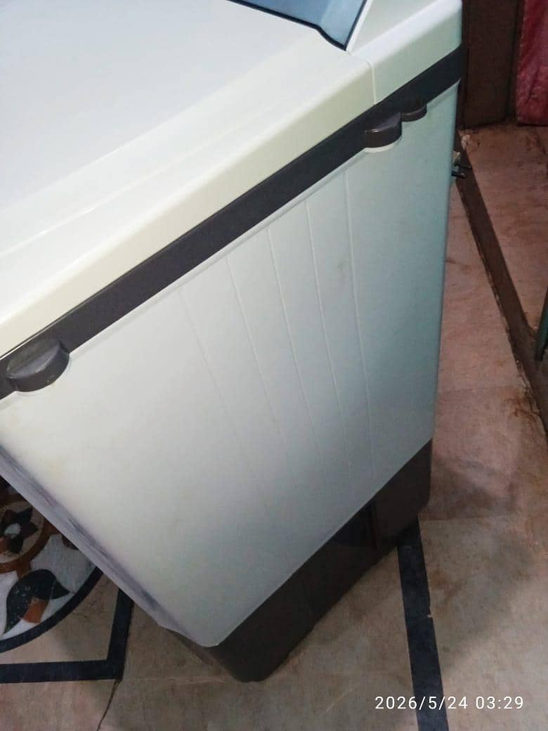 L. G washing machine twin tub model number P100RON 6