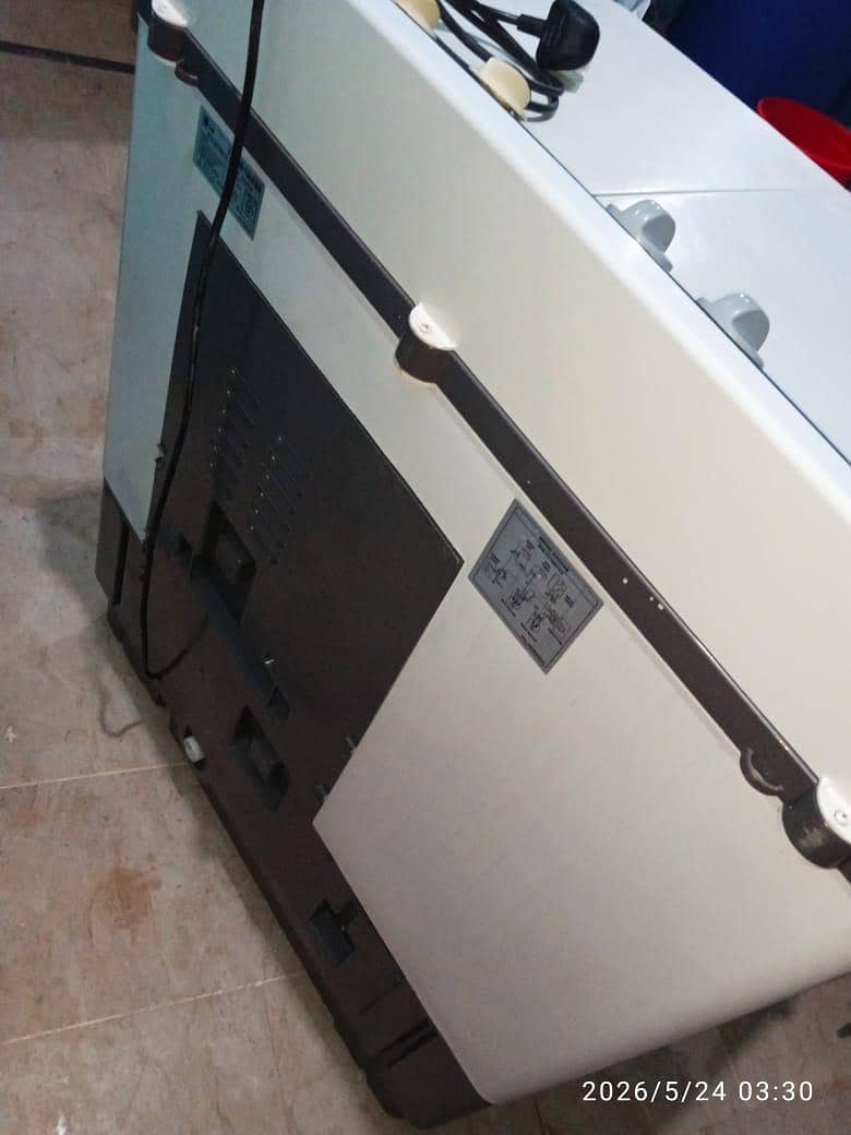 L. G washing machine twin tub model number P100RON 10