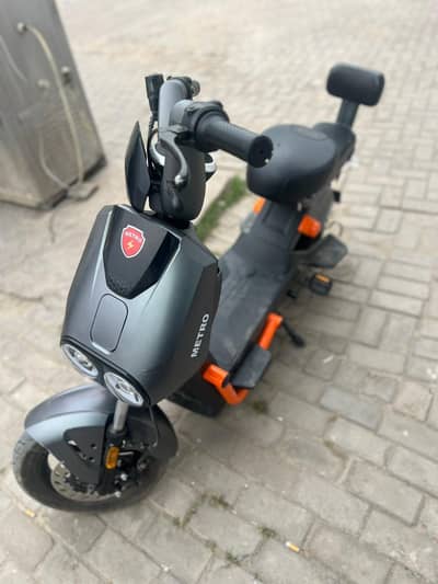 Metro Ly Super Bike 03006381143 whatsapp 60 km krti hai