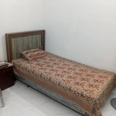 single wooden bed 10/10 condition