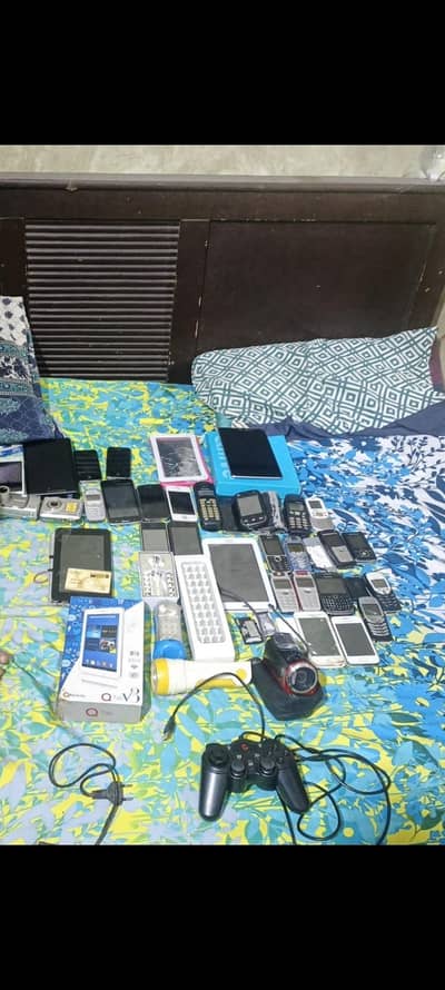 lots of mobiles and tabs
