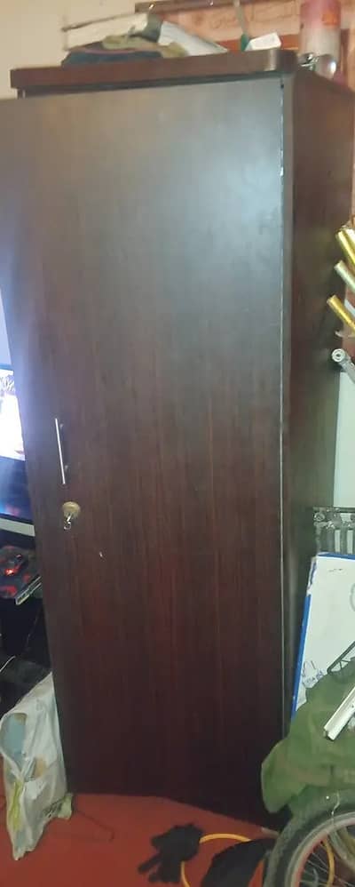 Single door Almari