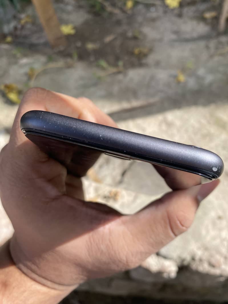 iPhone 11 2