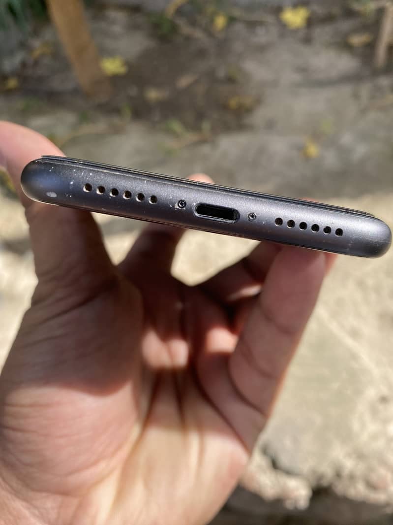 iPhone 11 8