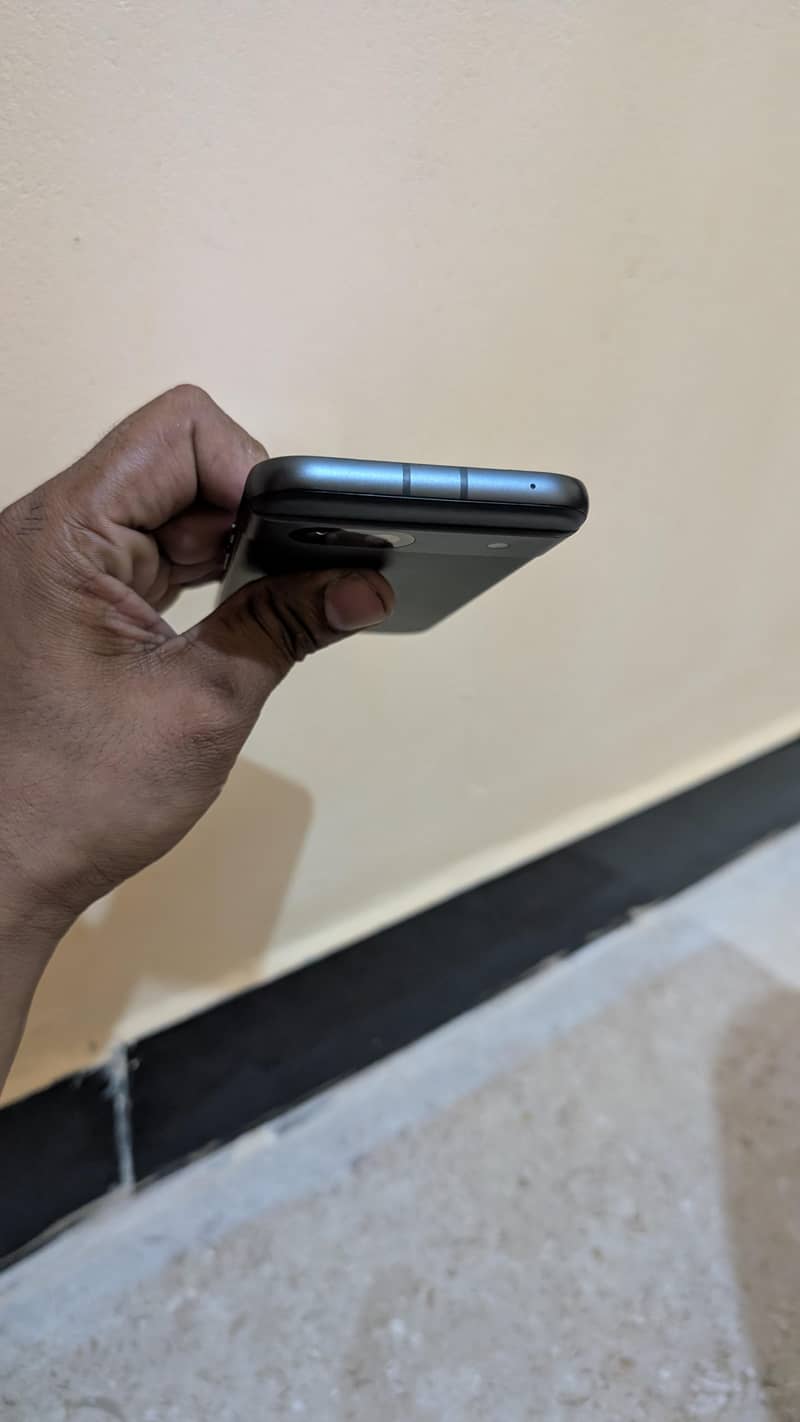 Google Pixel 8a 4