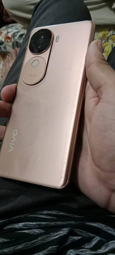 Vivo V40e