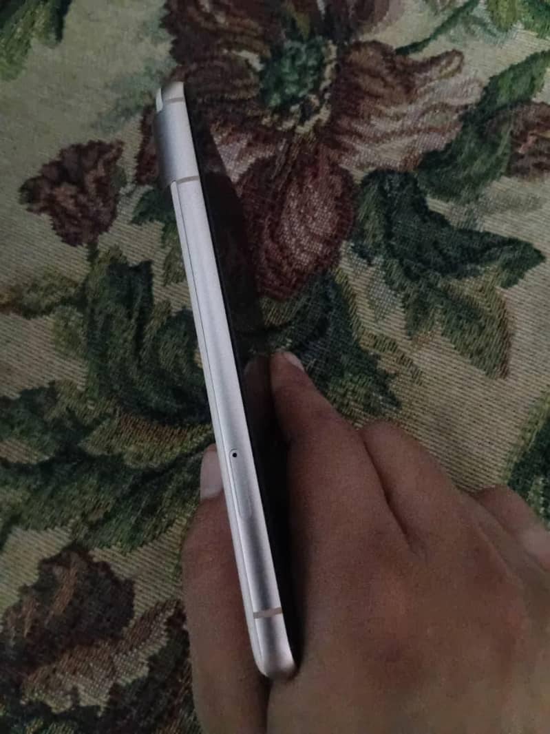 Google Pixel 8 1