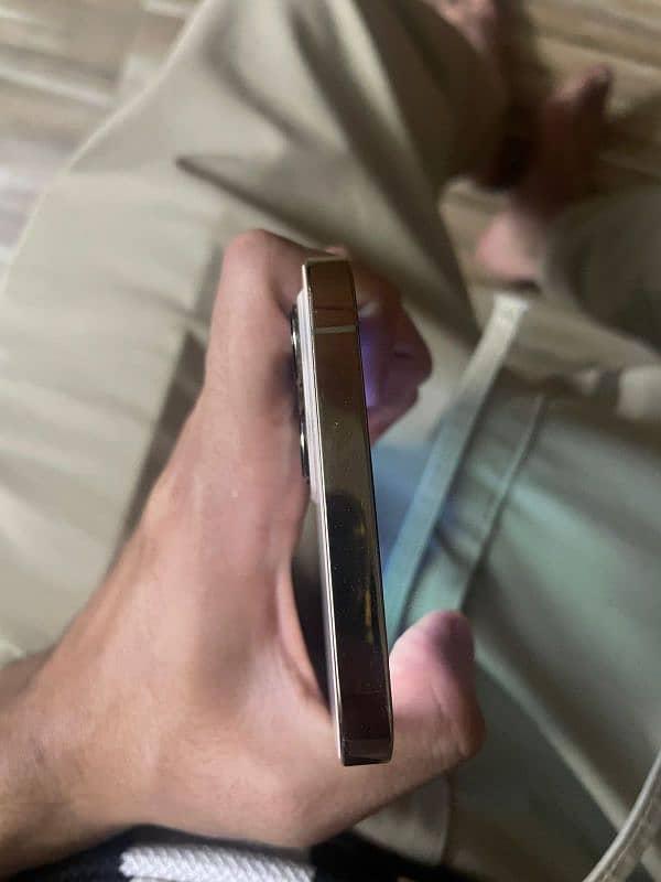 iphone 12 pro max 6