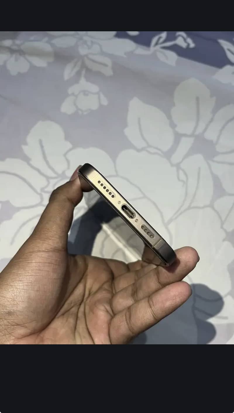 Iphone 16 Pro max 5