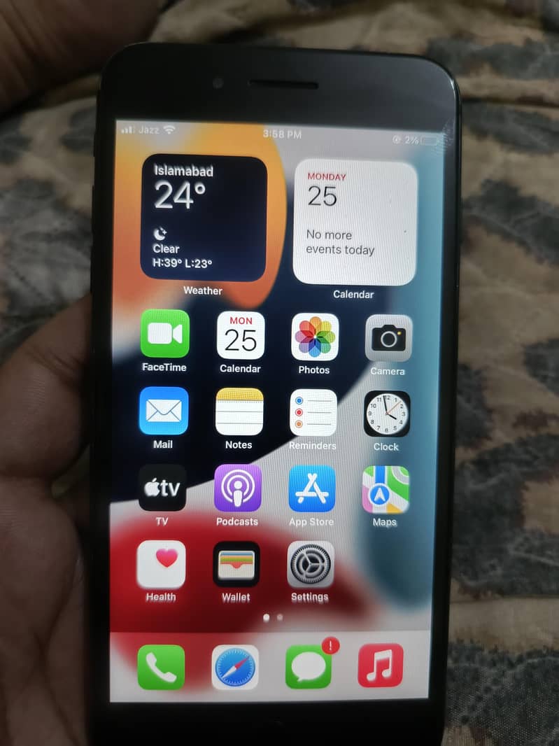 Apple iPhone 7 Plus 0