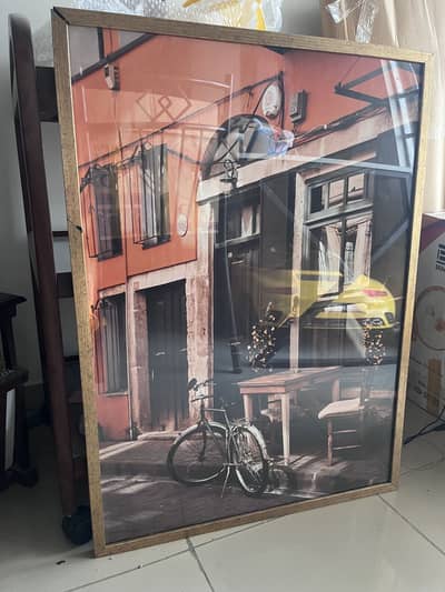 New Decorative Wall Painting – Minor Frame Crack