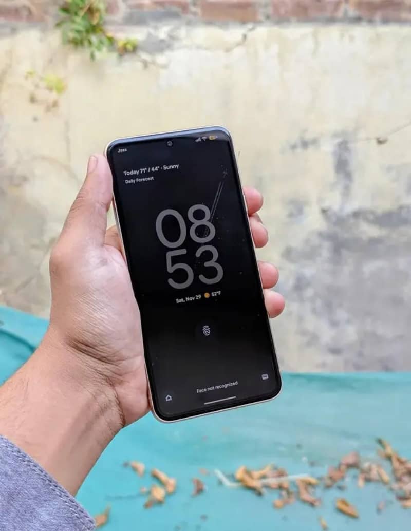 Google Pixel 8 4