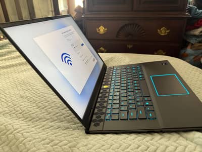 Alienware m16 R2 16gb RAM WITH 1 (TB) STORAGE condition 10/9.9