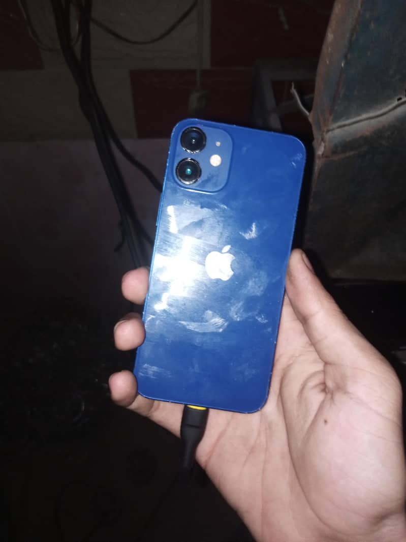Apple iPhone 12 mini 0