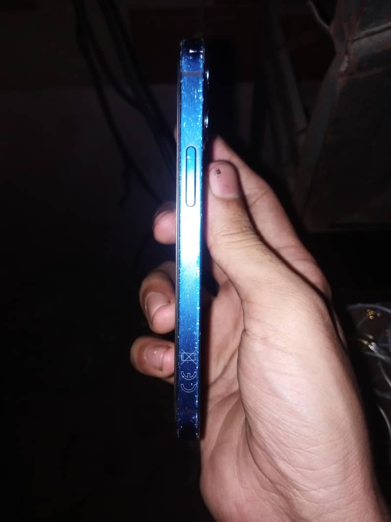 Apple iPhone 12 mini 4