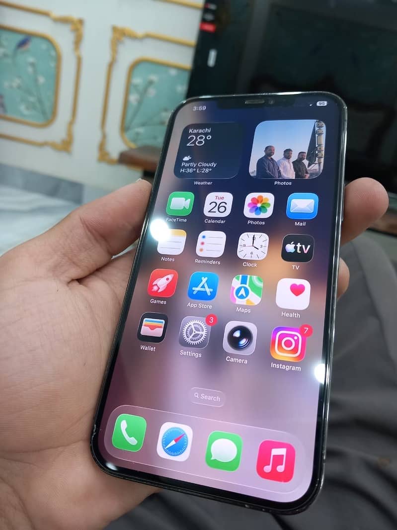 Iphone 12 pro max 1