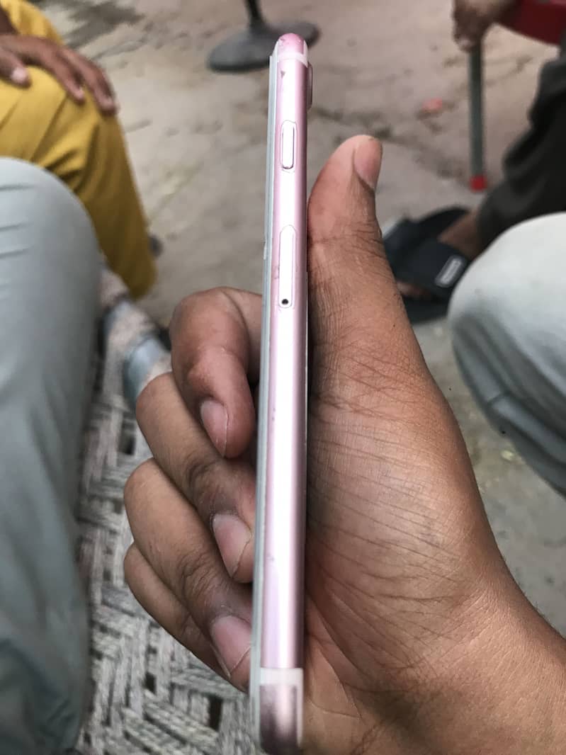 Apple iPhone 7 2