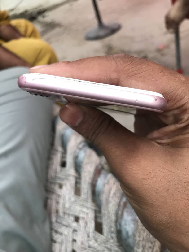 Apple iPhone 7 4