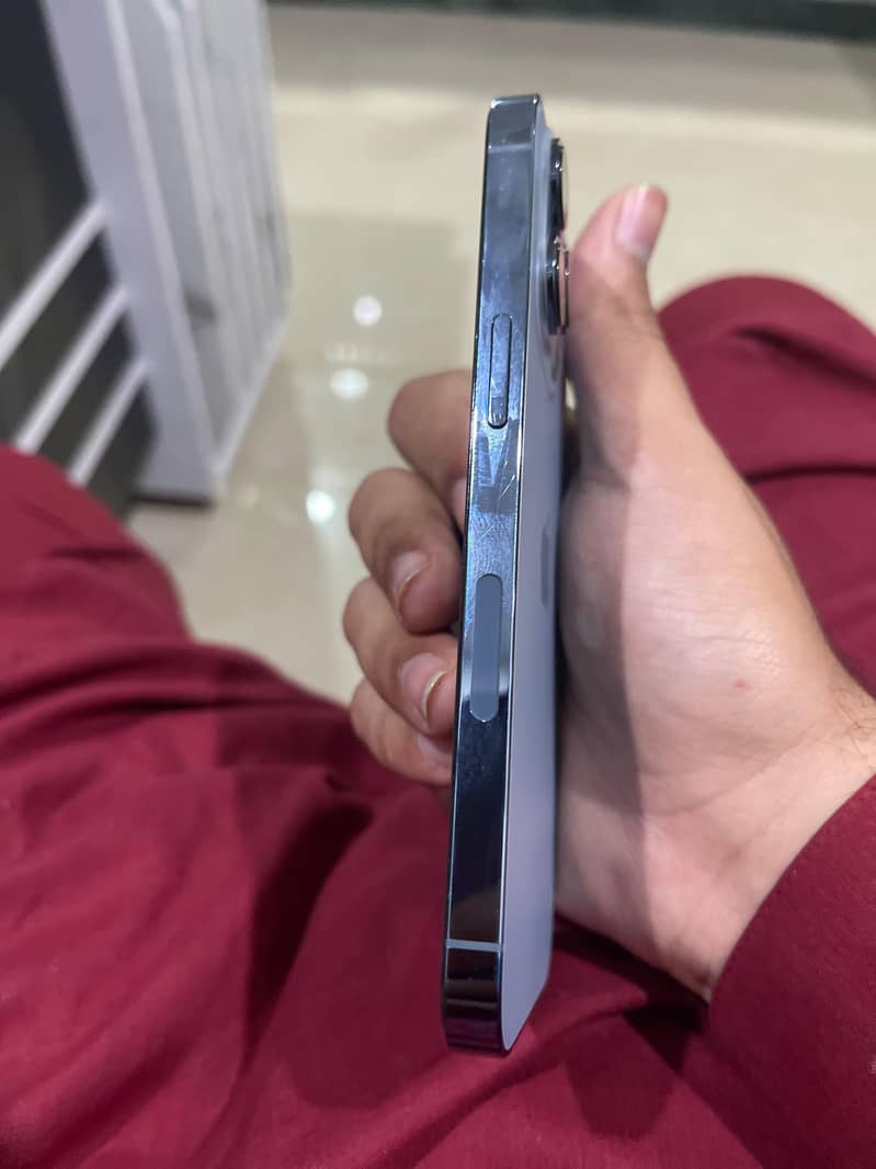iphone 13 pro 2