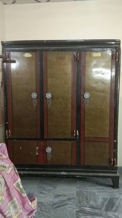 iron safe Almari for urgent sale