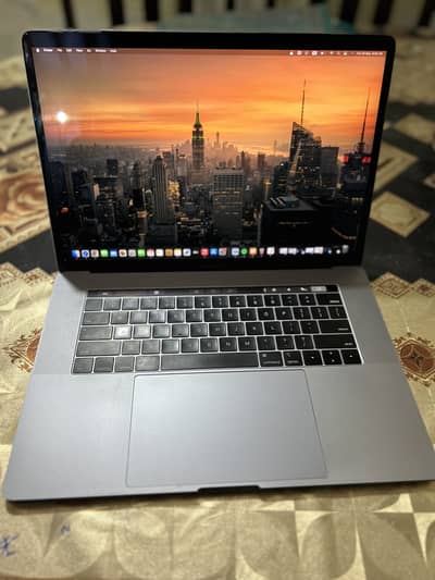 Macbook pro | 2017 | 15 inch | core i7