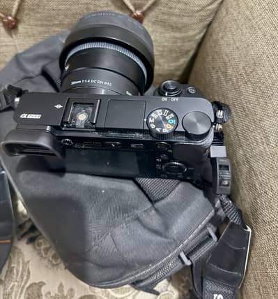 Sony @6000 in very good condition for sale