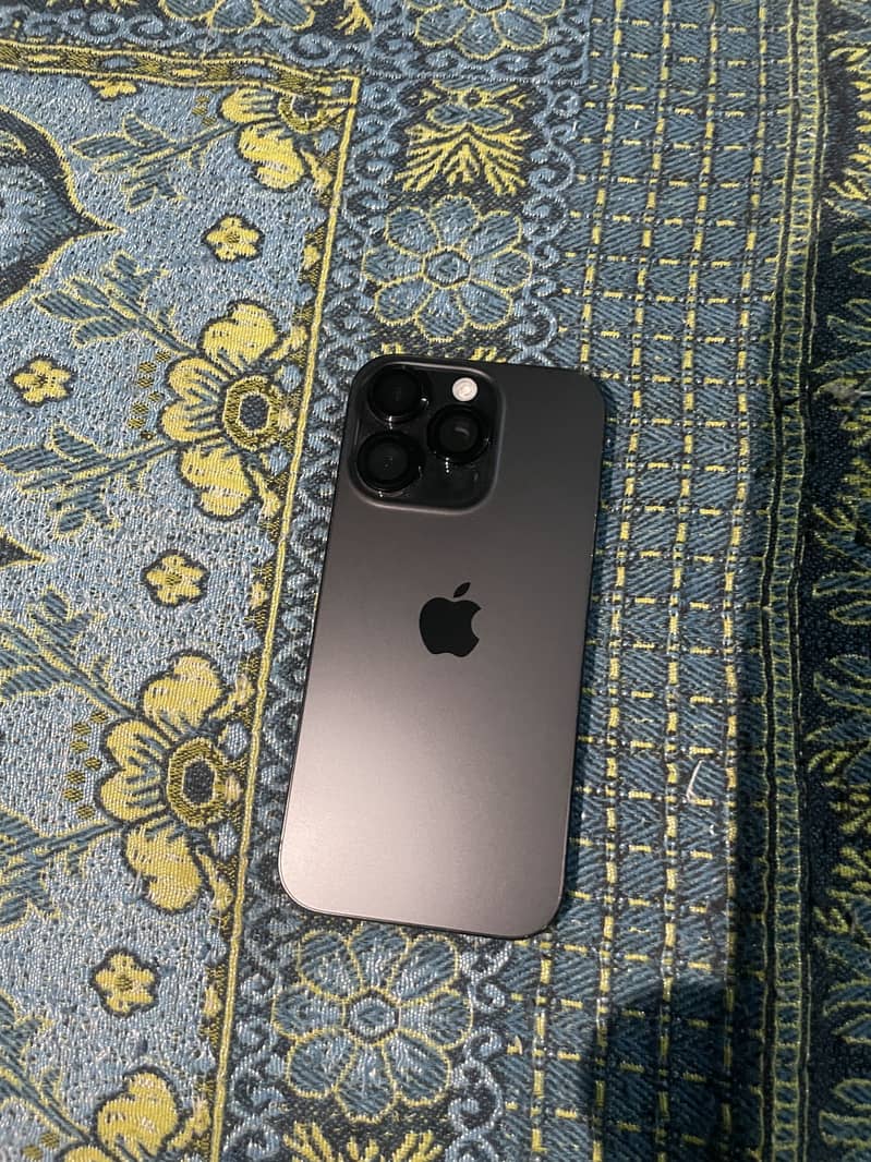 IPHONE 16 PRO 4