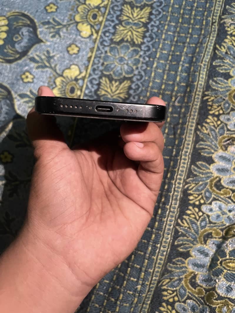 IPHONE 16 PRO 5