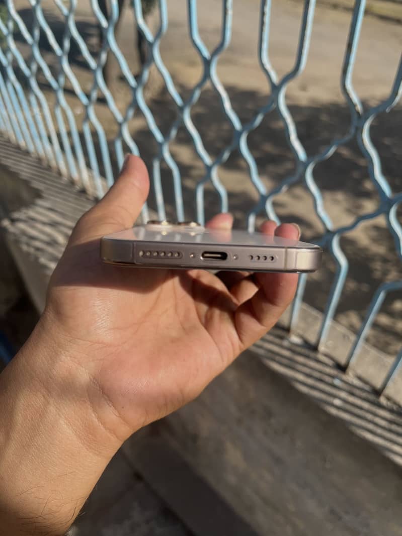 Iphone 16pro max 1