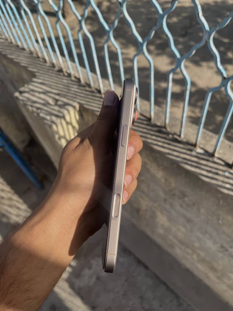 Iphone 16pro max 2