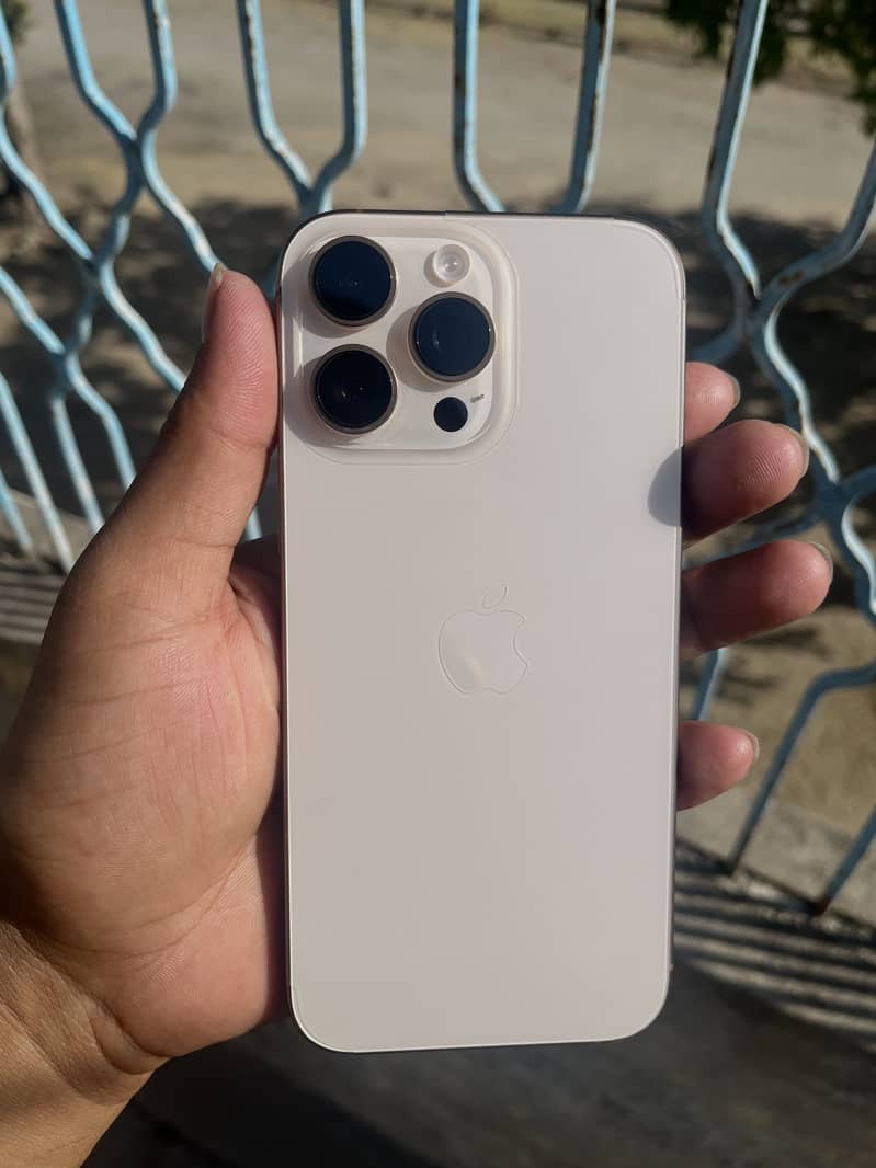 Iphone 16pro max 5