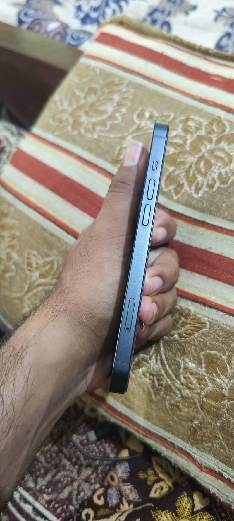 Apple iPhone 13 2