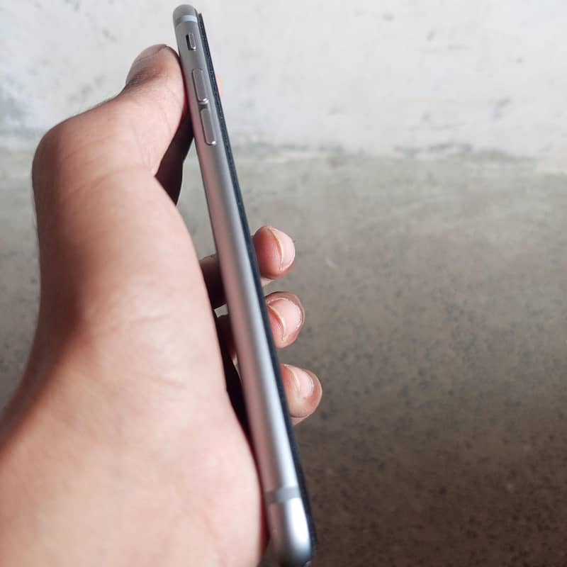 Apple iPhone 6S 3