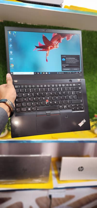 Lenovo t480s core i7 8th generation 8gb ram 256gb ssd Touch laptop