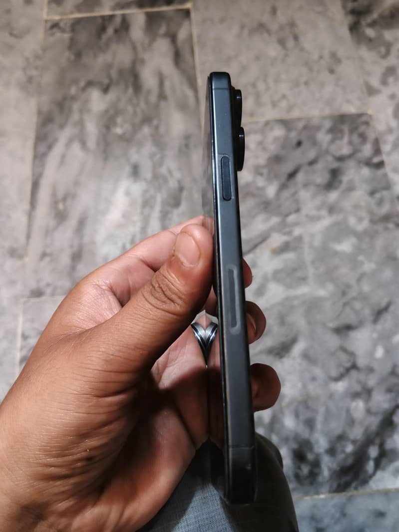 iphone 15 pro max 6