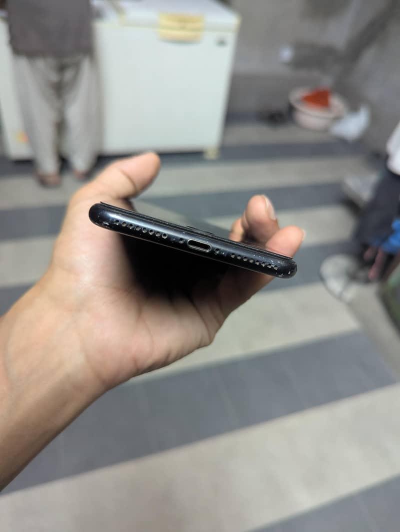 Apple iPhone 7 Plus 5