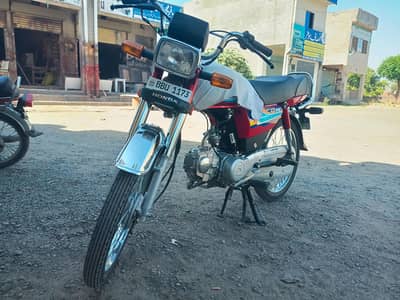بالکل نیو بائک ہے